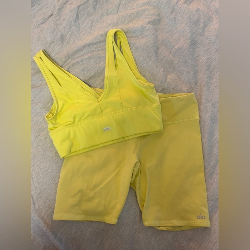 ALO Yoga Vibrant Yellow set shorts and top S